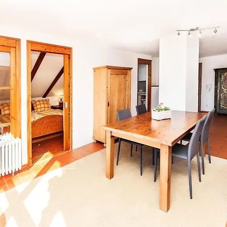 Апартаменти M9 *